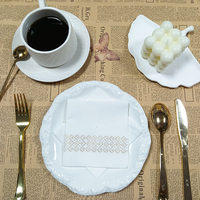 Linge doux au toucher blanc uni 1 pli Airlaid papier jetable serviette d'invité serviettes feuille style pli pour sac de serviettes de dîner