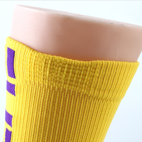Chaussettes de Sport Athlétiques à Amorti Performance et Fond en Éponge Super Élite pour Basket-ball, Mi-Mollet pour Hommes et Femmes