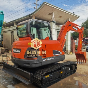 Mini-excavatrice sur chenilles d'occasion Doosan DX60-9C 6 tonnes, excavatrice hydraulique d'occasion Doosan DX60-9C en bon état, en stock - Product Image 1