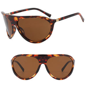 نظارات شمسية خارجية بإطار كبير للغاية من DL - Product Image 1