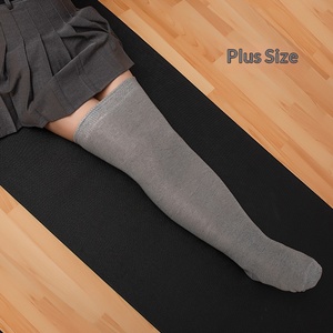 Chaussettes hautes antidérapantes en coton peigné extra-longues pour femme, grandes tailles, automne-hiver, chaudes, vente en gros - Product Image 3
