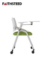 Chaises pliantes populaires en plastique PP avec accoudoirs pour salles de classe et salles de réunion