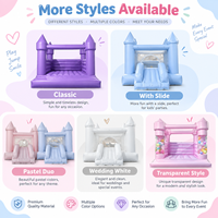 Château gonflable rose pastel, bleu et blanc, avec toboggan, pour enfants, idéal pour les fêtes d'anniversaire et les événements.