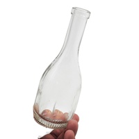 Vente en gros usine : Bouteilles à col long haut de gamme de 100 ml, 200 ml, 700 ml avec couvercles pour vin, boissons et whisky