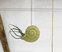Pot de fleurs suspendu en céramique pour plantes aériennes, design minimaliste, idéal pour jardin intérieur, parfait pour centre commercial