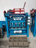 Les fabricants vendent directement des lignes de machines à briques de pavage Topmai, des machines de fabrication de pavés en argile, des machines à blocs manuelles.