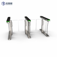Porte rapide esthétique transparente en verre sans cadre avec LED linéaires, qualité architecturale professionnelle, cristal clair