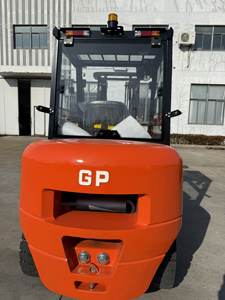 מלגזה דיזל <span class=keywords><strong>3T</strong></span> <span class=keywords><strong>TCM</strong></span>: מצוידת במנוע Xinchai 490, תיבת הילוכים אוטומטית, גובה הרמה 3 מטר. - Product Image 3