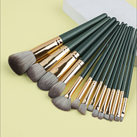 Vente en gros de 14 pinceaux de maquillage avec logo personnalisé Pinceau pour poudre libre Blush Pinceau Ombre à paupières Correcteur et applicateur pour les lèvres Outils de maquillage