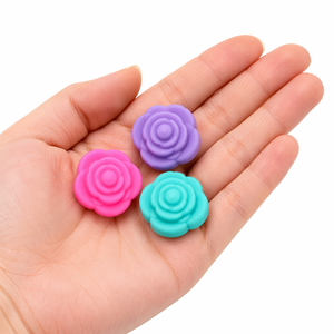 ลูกปัดซิลิโคนรูปดอกกุหลาบขนาดเล็ก 137 สี เกรดอาหาร สำหรับทำเครื่องประดับ DIY และงานฝีมือ - Product Image 5
