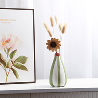 Vase à fleurs en céramique peint à la main de haute qualité, lignes géométriques nordiques modernes, pièce décorative de bureau, échantillon de pièce
