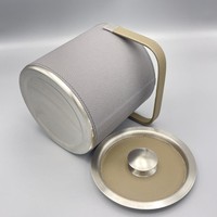 Seau à glace en acier inoxydable de 1,3 L pour hôtels et bars, avec pince à glace, style minimaliste et rétro.