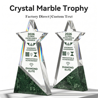 Trophée étoile personnalisé en cristal avec base en marbre vert et plaque gravée pour la reconnaissance des excellents performants d'entreprise