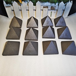5cm En Gros Cristaux Naturels Sculpture À La Main <span class=keywords><strong>Shungite</strong></span> <span class=keywords><strong>Pyramide</strong></span> Pierres De Guérison à Vendre - Product Image 6