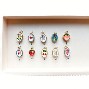 Collier en laiton plaqué or 18 carats pour femme, style vintage, avec pendentif fraise de la série Cartoon, peinture à l'huile DIY et haute résistance des couleurs - Product Image 4