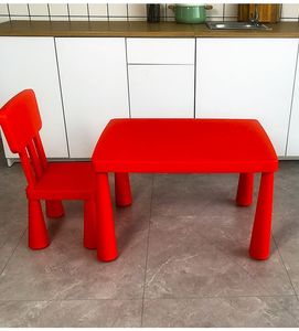 Ensemble table et chaises blanches pour enfants, idéal pour salle de jeux, chambre, coin <span class=keywords><strong>d</strong></span>'apprentissage, <span class=keywords><strong>d</strong></span>écoration moderne pour la maison, un ensemble comprenant une table et deux chaises - Product Image 1