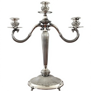 Candelabro Moderno de 3 Brazos para Mesa, Resistente al Calor, Estilo Europeo, Hecho a Mano, Diseños Personalizables, Artículos para Eventos - Product Image 1