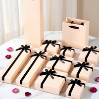 Boîte à bijoux haut de gamme en papier avec intérieur en éponge, gaufrage pailleté, pour bagues, boucles d'oreilles et colliers, vente en gros, fabrication OEM