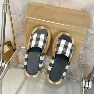 2026 Deodorant Anti-slip Retro Stripe Designer Slippers Luxury High Quality Customizable <b>Plus</b> <b>Size</b> Slippers Quantity Discounts - Product Image 2