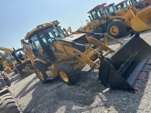 Chargeur utilisé de roue de Caterpillar 420F 4x4 2024 Modèle 1.5m Capacité de seau 24TON Poids d'opération 70kW Puissance - Product Image 6