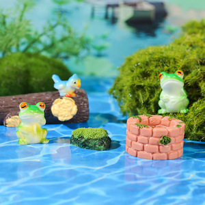 Ornement paysager miniature grenouille en résine, décoration animale faite à la main pour aménagement de jardin - Product Image 1