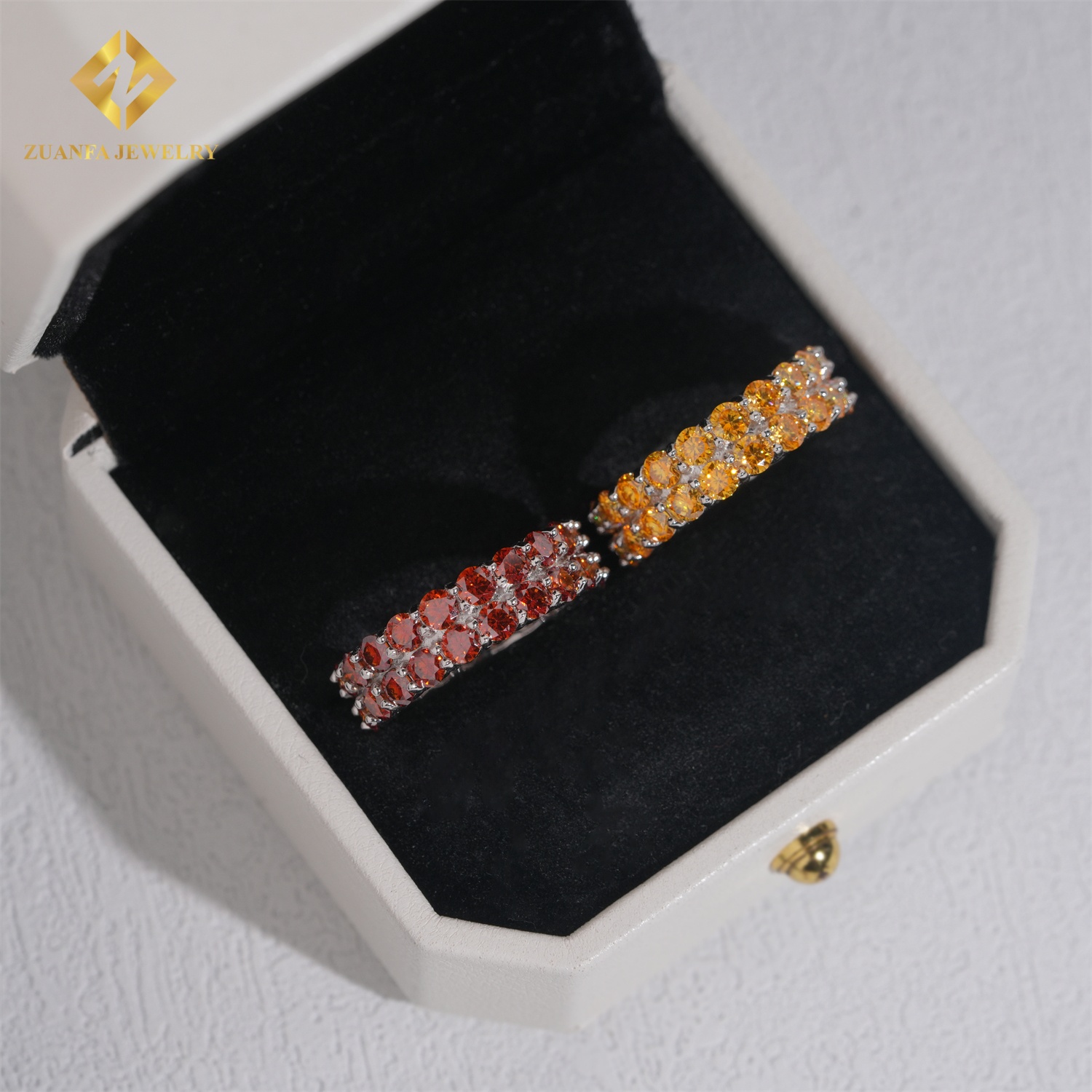 Moissanite grenat