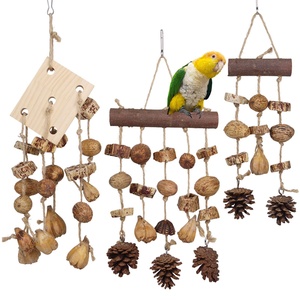 Natuurlijk houten vogelspeelgoed bijtring dennenappel hangende windgong milieuvriendelijke duivenringen binnen buiten - Product Image 1