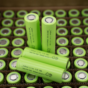 Batería de Iones de Litio Cilíndrica Recargable Sum Power INR21700 5000SE-6C 5000mAh - Product Image 5