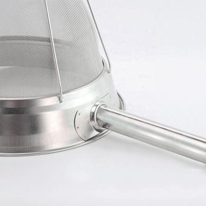 Filtre conique commercial de 8/10/12 pouces, entonnoir <span class=keywords><strong>chinois</strong></span>, <span class=keywords><strong>passoire</strong></span> en métal à mailles fines, <span class=keywords><strong>passoire</strong></span> en acier inoxydable avec un crochet - Product Image 3