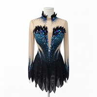Robe de patinage et de danse pour enfants et adultes, noire et bleue, avec manches longues en maille nude, strass, plumes et découpe au dos, pour compétition et spectacle de patinage sur glace