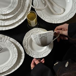 Service d'Assiettes de Présentation Vintage Européen en Céramique, Motif Nœud Papillon en Relief Blanc, pour Décoration de Table Mariage et Événements - Product Image 4