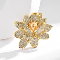 Bros Pin Lotus 3D Mewah Trendi, Souvenir Perjalanan untuk Mantel Wanita, Bros Bunga Korea, Hadiah Mewah untuk Wanita, Cocok untuk Bisnis