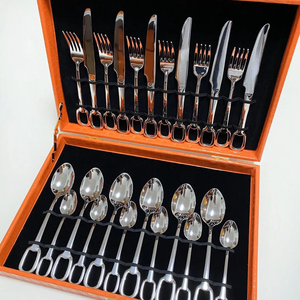 Thiết Kế Đồ Ăn Bộ 24-Peces Dao Dforks Và Thìa Bộ Với Biểu Tượng Tùy Chỉnh Bạc Và Màu Sắc Vàng - Product Image 1
