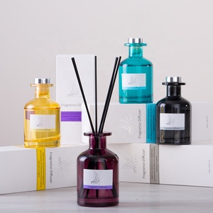 150ml Wholesale Luxury Fragrance Aroma Custom Colour Glass Bottle Reed Diffuser Gift Set With Sticks private label customize