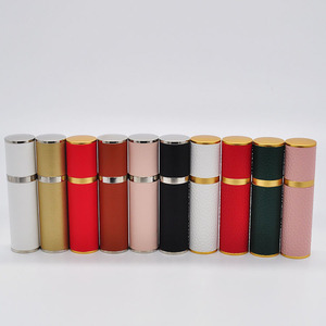 Étui en cuir portable de qualité supérieure Mini atomiseur de parfum Bouteille en verre prête pour le voyage avec fonction de pulvérisation de parfum rechargeable - Product Image 6