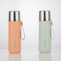 Bouteille d'eau isolée en acier inoxydable à double paroi de 16oz/500ml pour l'extérieur et le sport avec dragonne PINKAH