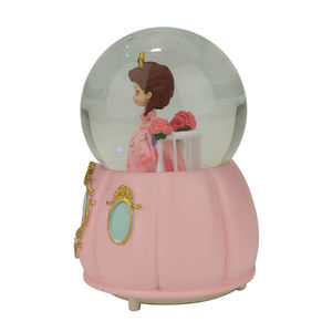 Personalizado fábrica fazendo 100mm diâmetro princesa resina vidro neve globo artesanato com luz led e música como presentes para crianças - Product Image 6