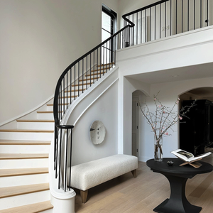 ห้องใต้หลังคาแบบดูเพล็กซ์คุณภาพสูงพร้อมระเบียงในร่มและบันไดแบบเกลียว - Product Image 3