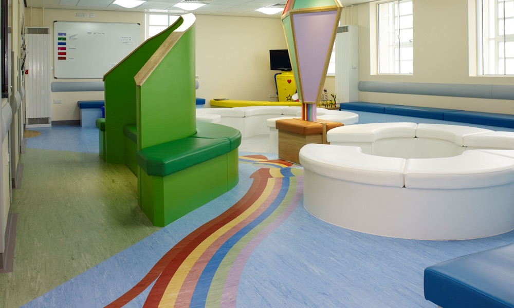 PVC vinly Fireproof homogeneous raised floor for hospital resilient homogeneous pvc non directional flooring roll