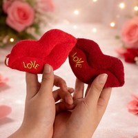 Porte-clés en peluche personnalisé en coton PP avec motif lèvres rouges flamboyantes, cadeau de Noël, vente en gros, OEM