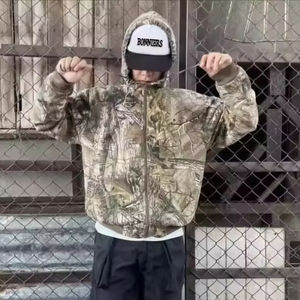 Мужская зимняя куртка оверсайз в винтажном стиле с камуфляжным принтом, на молнии, с капюшоном, на флисовой подкладке, для охоты и повседневной носки - Product Image 4