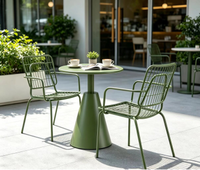 Chaise en métal empilable pour restaurant, jardin et terrasse, avec cadre en acier, couleur personnalisée, style moderne, vente chaude OEM ODM