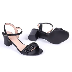 Summer New Women's Fashion Peep-toe Black All-in-one Chunky One-line Strap Sandals