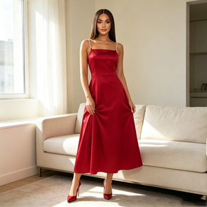 Vestido Midi Elegante Color Vino Satinado 2026 con Tirantes Finos, Corte A, Ajustado, para Fiesta, Color Sólido, con Dobladillo Acampanado - Product Image 1