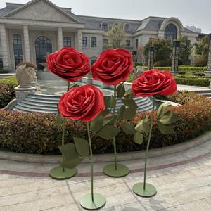 Énorme rose rouge artificielle imperméable à l'eau <span class=keywords><strong>de</strong></span> fleurs géantes pour l'affichage <span class=keywords><strong>de</strong></span> centre commercial <span class=keywords><strong>de</strong></span> décoration d'anniversaire <span class=keywords><strong>de</strong></span> mariage <span class=keywords><strong>de</strong></span> la Saint-Valentin - Product Image 1