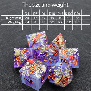 طقم نرد DND مصنوع من الراتنج الحرفي ، دخان أزرق أرجواني مذهل مع زهور للأبراج المحصنة والتنين RPG - Product Image 5