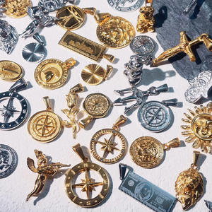 Liontin kustom tangan Caduceus Hamsa perhiasan gratis Tarnish liontin pria St Christopher Da Vinci kompas berlapis emas 18k untuk pria - Product Image 1