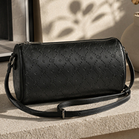 Nouveau Sac Bandoulière Cylindrique pour Homme 2026 en Cuir PU, Sac à Bandoulière Élégant avec Fermeture Éclair Intégrale et Sangle Fine Réglable, Personnalisable OEM ODM