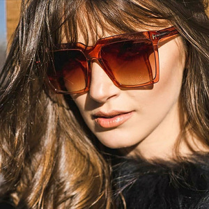 Nuevas Gafas de Sol Polarizadas con Marco Cuadrado UV400 para Mujer, Gafas de Conducir Grandes y Modernas para Exteriores, Marco Negro, Lentes de PC - Product Image 3