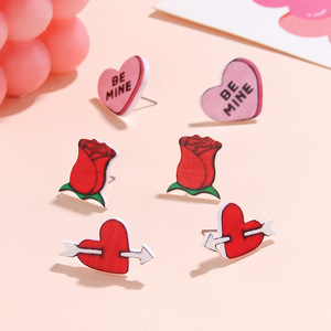 Romantique brillant fraise <span class=keywords><strong>ours</strong></span> lettre <span class=keywords><strong>d</strong></span>'amour acrylique <span class=keywords><strong>trois</strong></span> pièces ensemble nouvelles boucles <span class=keywords><strong>d</strong></span>'oreilles à la mode pour la Saint-Valentin - Product Image 1